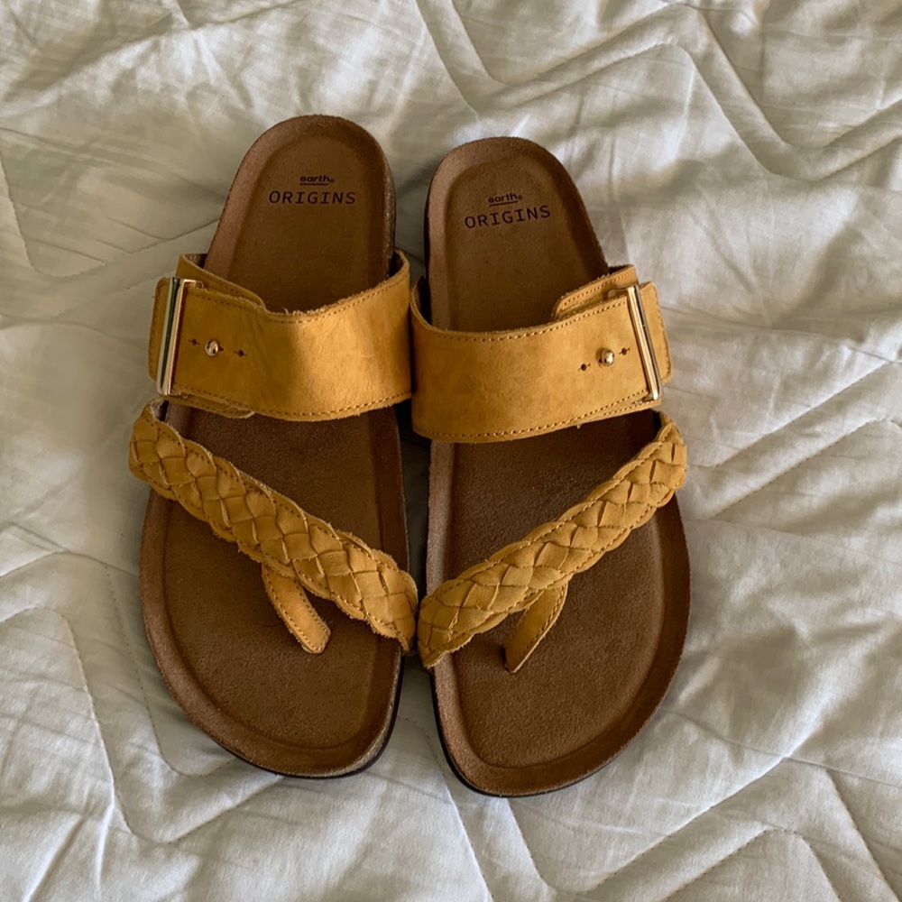 Earth Origins, Onida Sandal